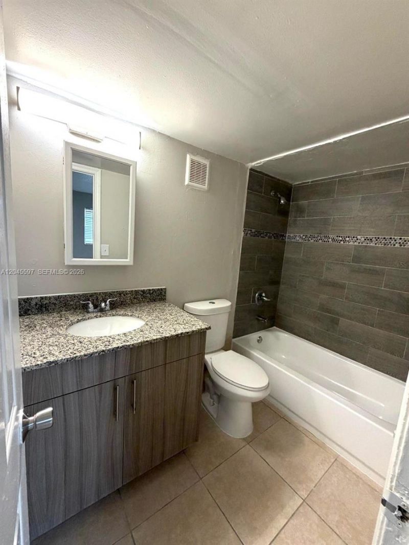 2011 NW 55th Ave, Unit 310, Lauderhill, FL 33313 Photo