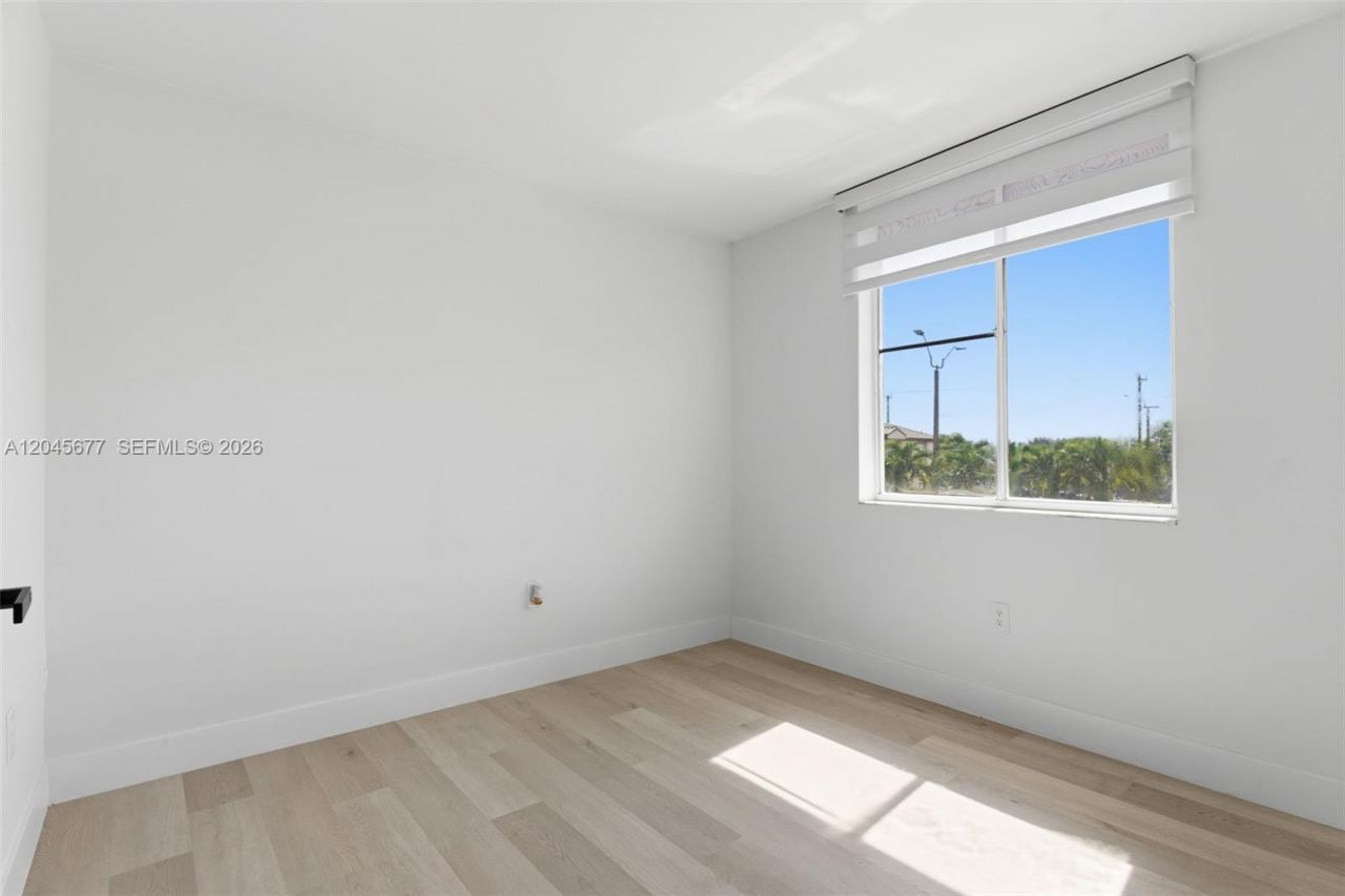 1030 NW 123rd Ct, Unit 706, Miami, FL 33182 Photo
