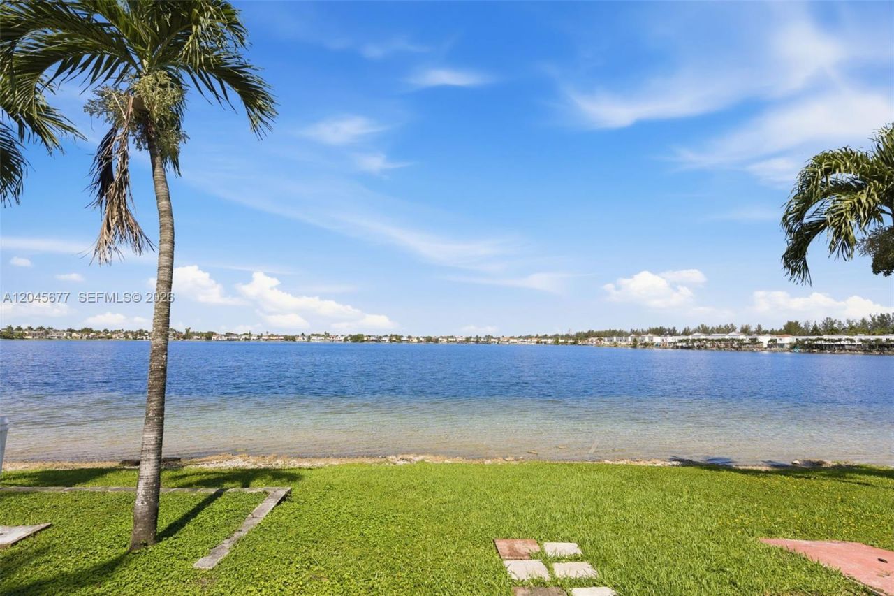 1030 NW 123rd Ct, Unit 706, Miami, FL 33182 Photo