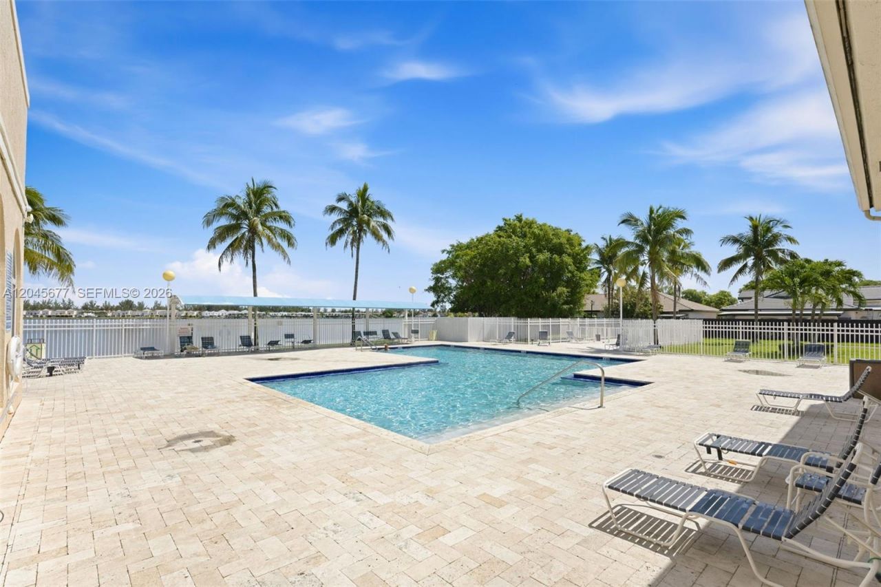 1030 NW 123rd Ct, Unit 706, Miami, FL 33182 Photo