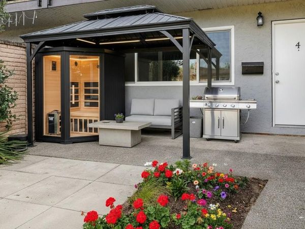 740 Wilson St , Unit #4, Victoria, BC V9A 3H2