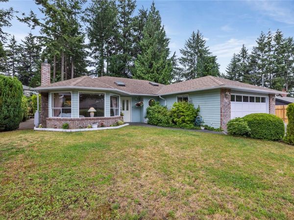 464 Quatsino Rd , Qualicum Beach, BC V9K 1B5