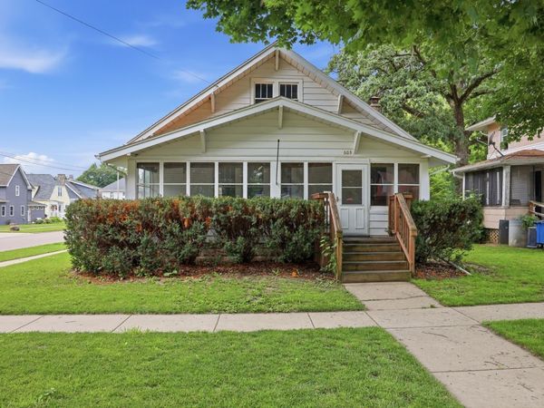 603 N Jefferson Avenue , Dixon, IL 61021