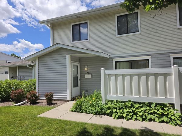 727 Whitesail Drive, Schaumburg, IL 60194