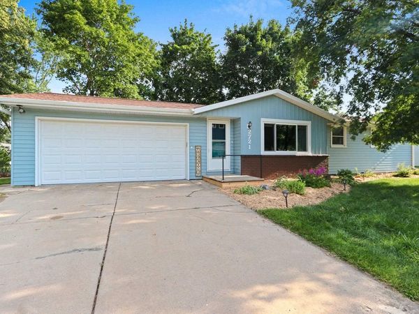 2721 HAZELWOOD LANE, Green Bay, WI 54304