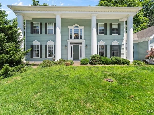 16611 Highland Summit Drive, Ballwin, MO 63011
