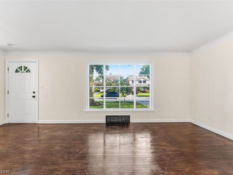 3791 Fairoaks Road, South Euclid, OH 44121 Photo 3
