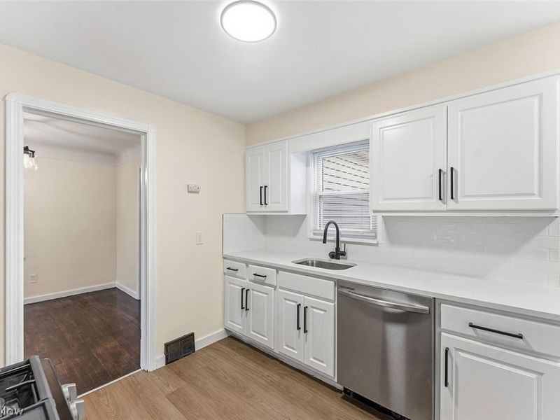 3791 Fairoaks Road, South Euclid, OH 44121 Photo 9