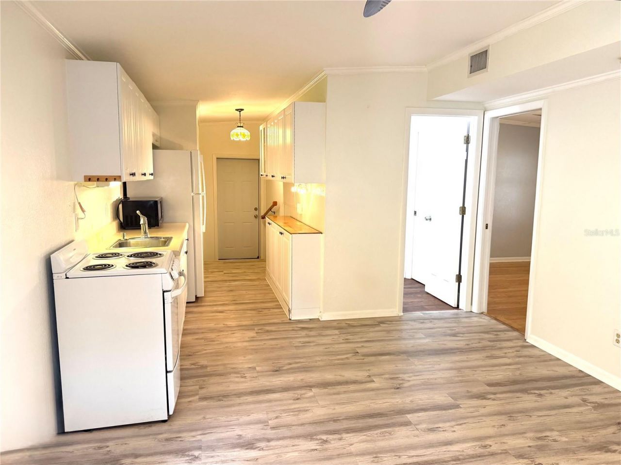 516 Northmoor Avenue N, Saint Petersburg, FL 33702 Photo