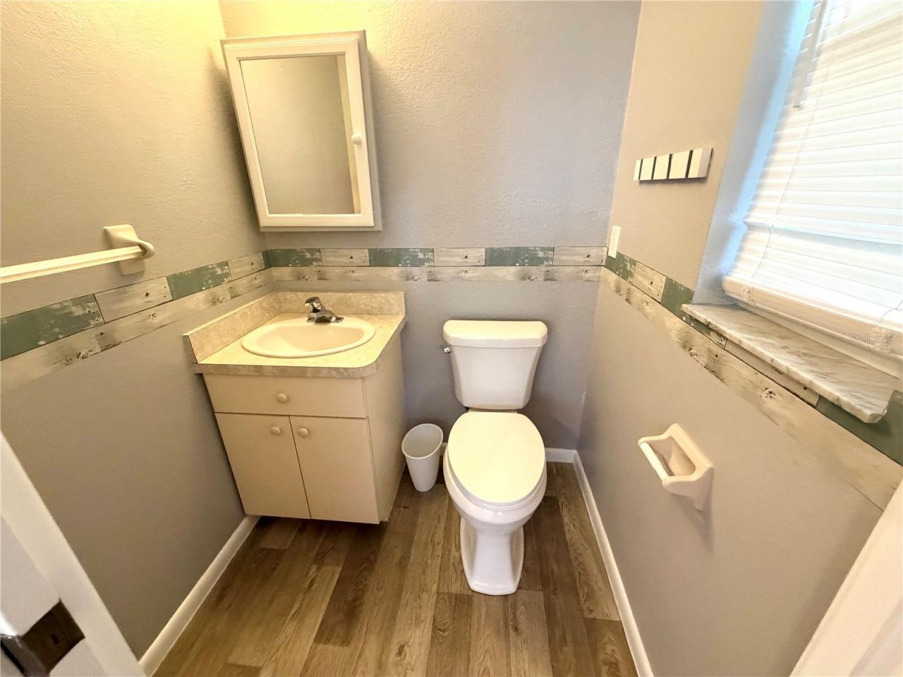 516 Northmoor Avenue N, Saint Petersburg, FL 33702 Photo