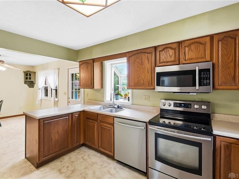364 Park End Drive, Dayton, OH 45415 Photo 11