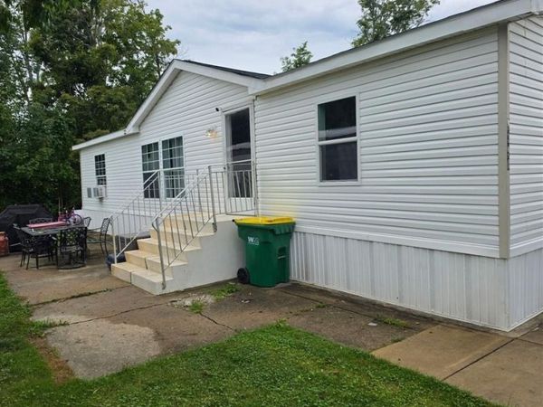 6390 Linda Lane, Ravenna, OH 44266