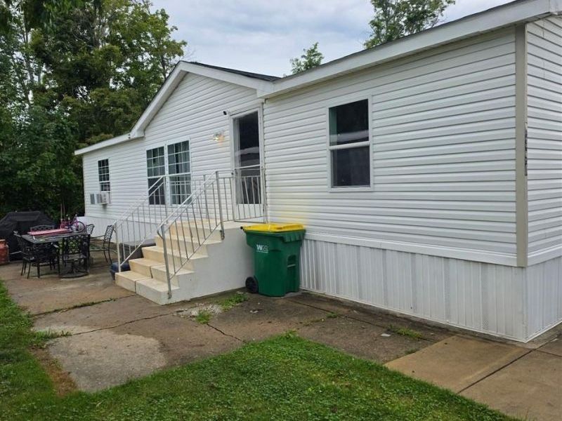 6390 Linda Lane, Ravenna, OH 44266 Photo 1