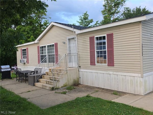 6390 Linda Lane, Ravenna, OH 44266