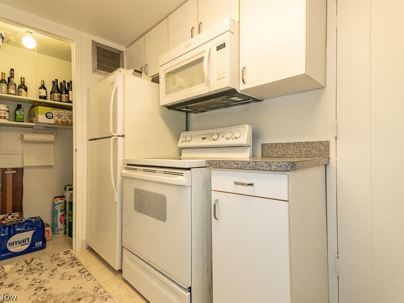 19201 Van Aken Boulevard, Unit 313, Shaker Heights, OH 44122 Photo 11