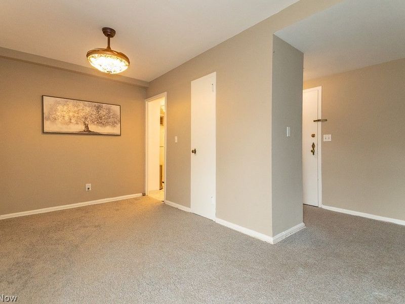 19201 Van Aken Boulevard, Unit 313, Shaker Heights, OH 44122 Photo 8