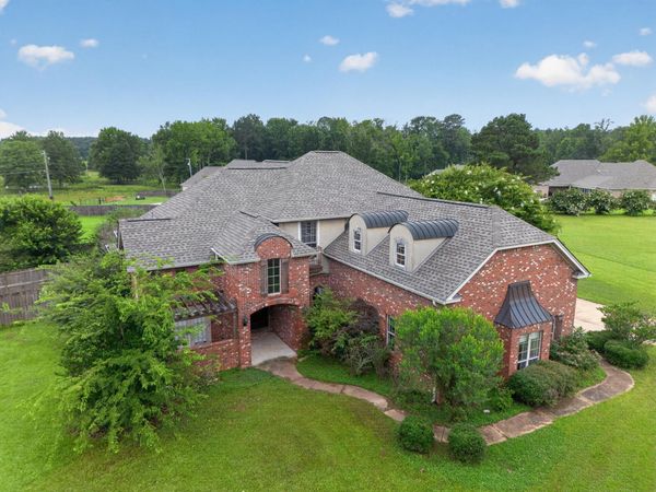36 Sandstone, Caledonia, MS 39740