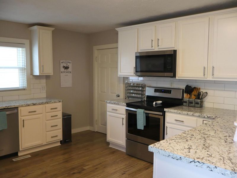 484 E Main Street, Circleville, OH 43113 Photo 17