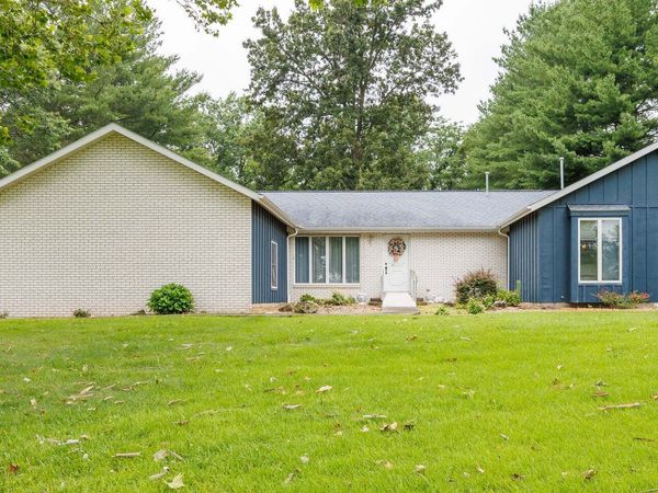 2405 S Washington Street , Salem, IL 62881