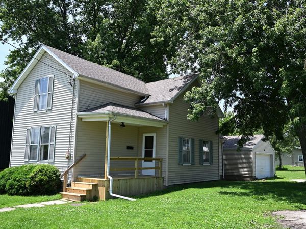 302 S Summit Street , El Paso, IL 61738