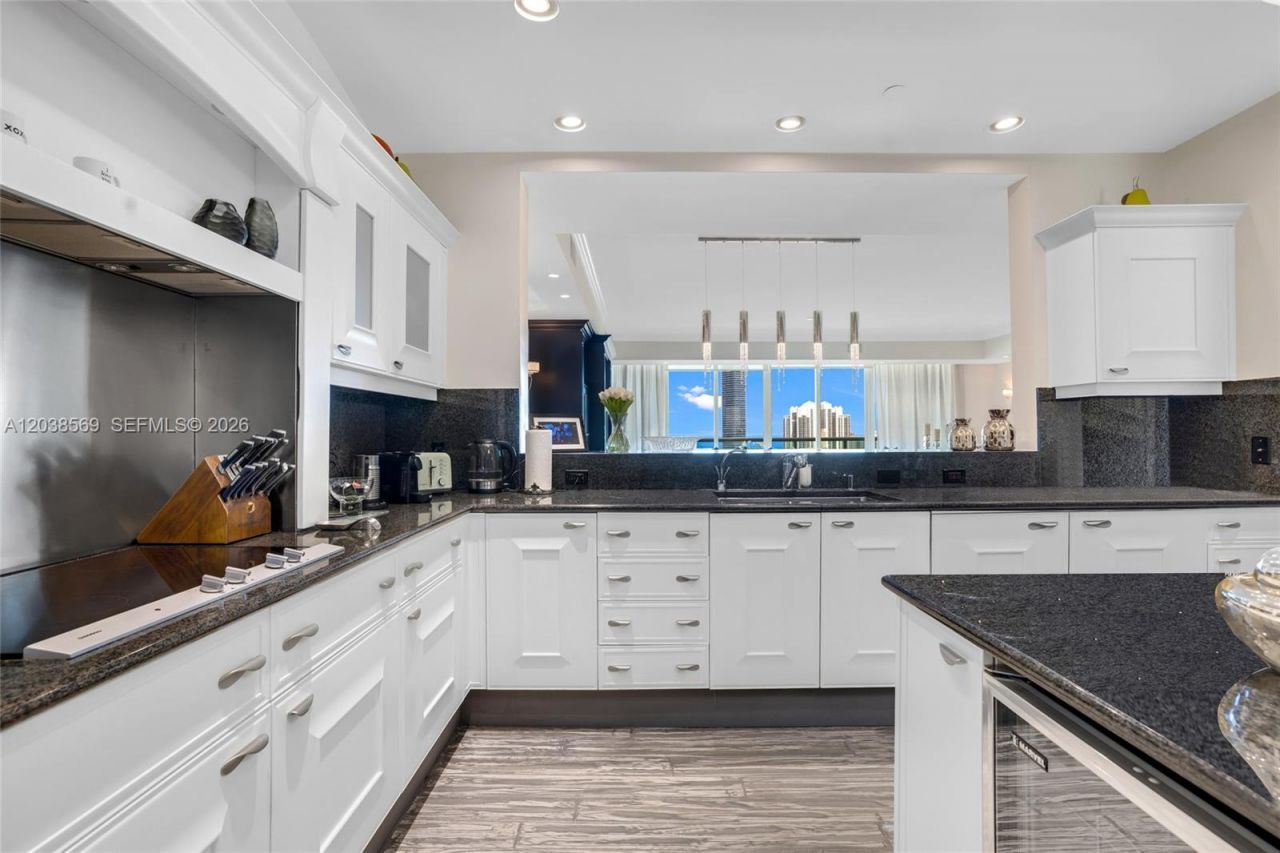 20155 NE 38th Ct , Unit 1802, Aventura, FL 33180 Photo