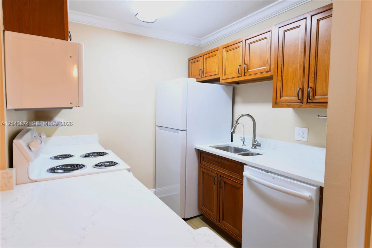 1188 Breezy Way , Unit 6D, Sebastian, FL 32958 Photo