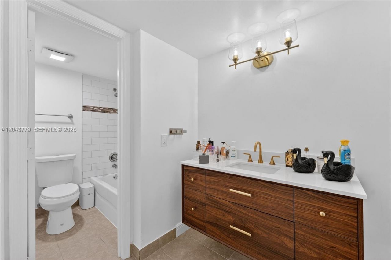 3301 Spanish Moss Ter , Unit 405, Lauderhill, FL 33319 Photo