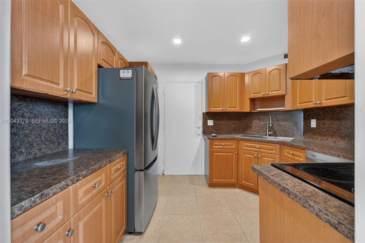 3301 Spanish Moss Ter , Unit 405, Lauderhill, FL 33319 Photo
