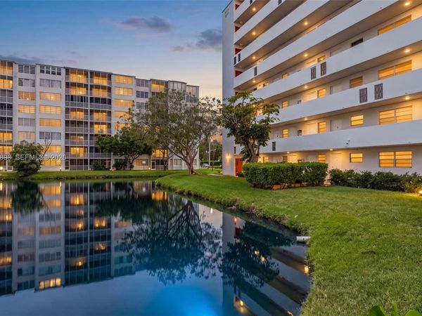 1780 NE 191st St , Unit 100-2, Miami, FL 33179