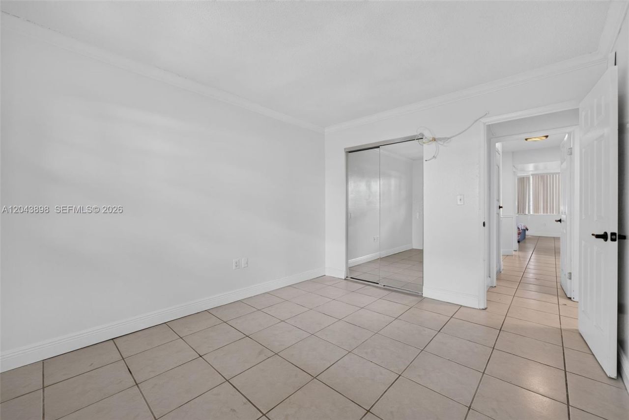 1780 NE 191st St , Unit 100-2, Miami, FL 33179 Photo