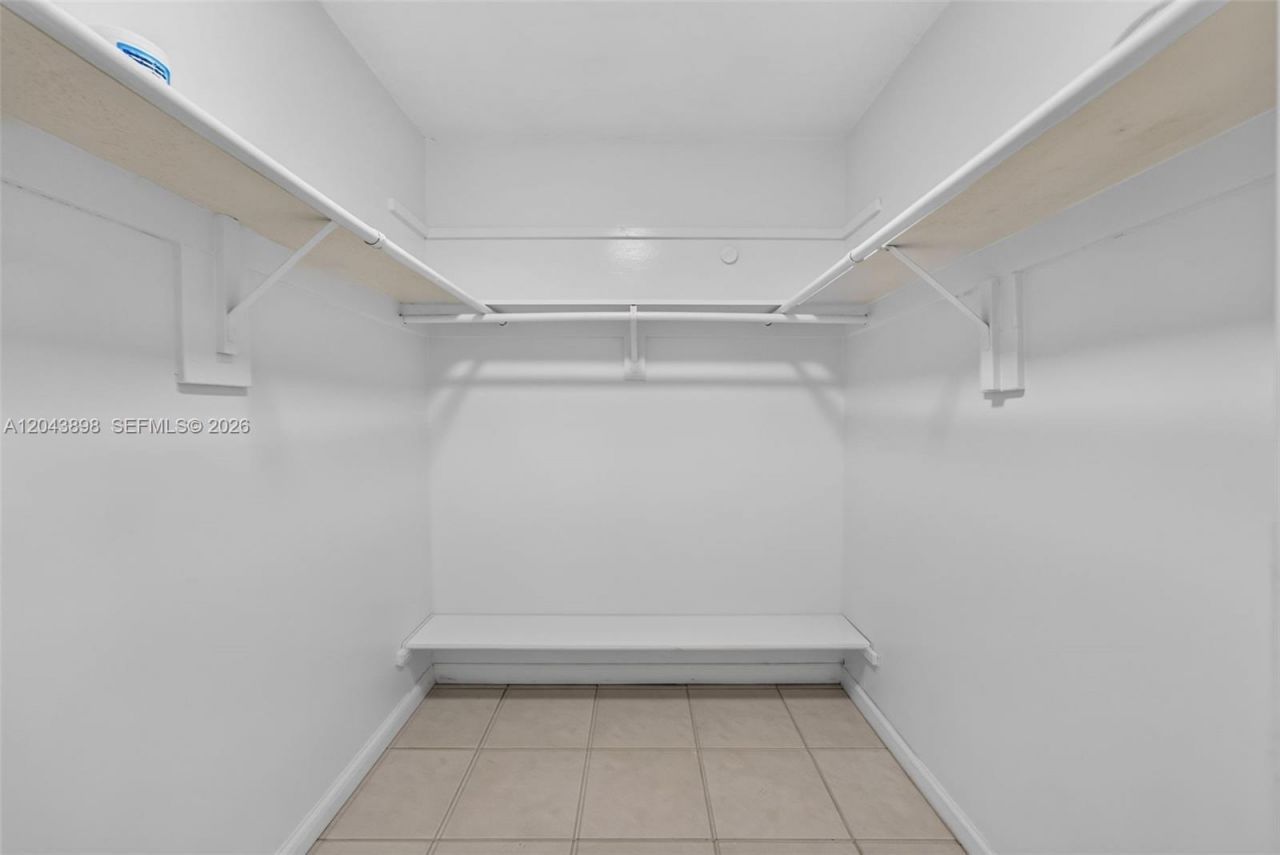 1780 NE 191st St , Unit 100-2, Miami, FL 33179 Photo