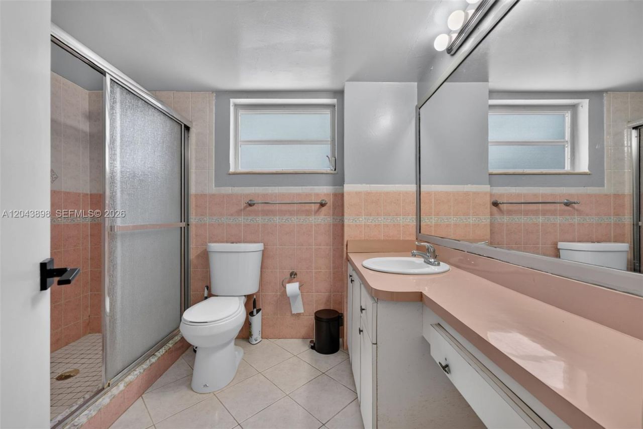 1780 NE 191st St , Unit 100-2, Miami, FL 33179 Photo