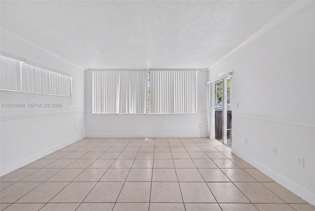 1780 NE 191st St , Unit 100-2, Miami, FL 33179 Photo