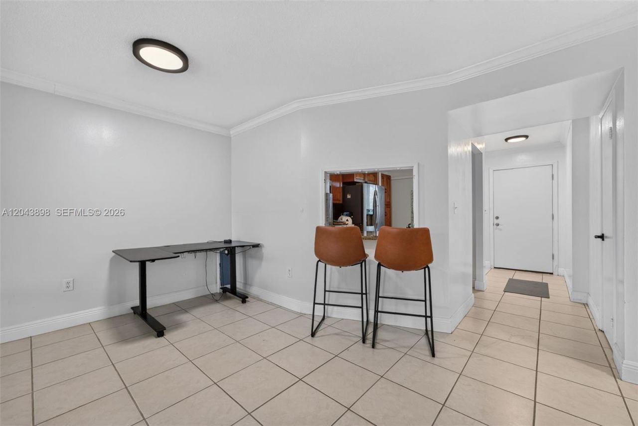 1780 NE 191st St , Unit 100-2, Miami, FL 33179 Photo