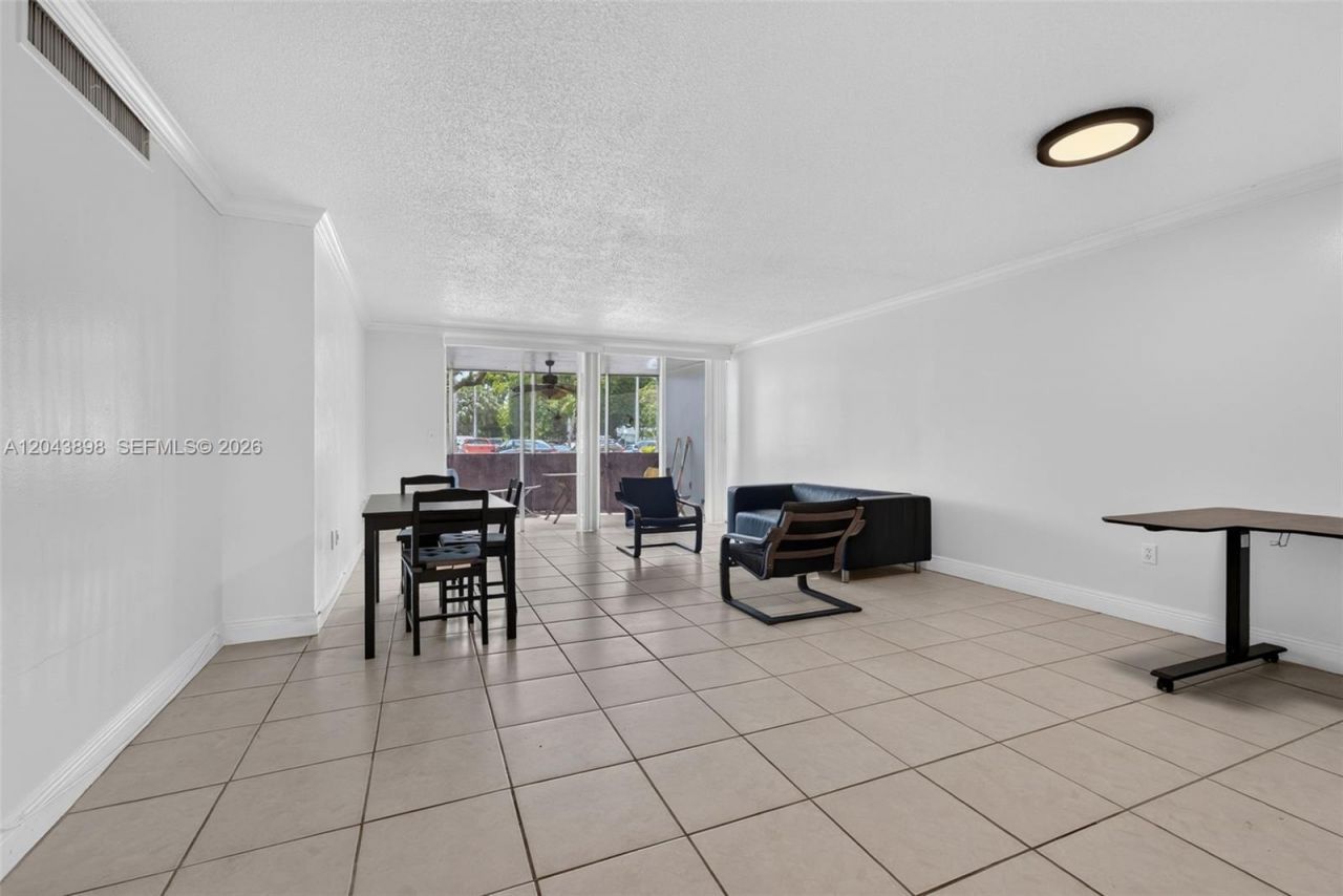 1780 NE 191st St , Unit 100-2, Miami, FL 33179 Photo