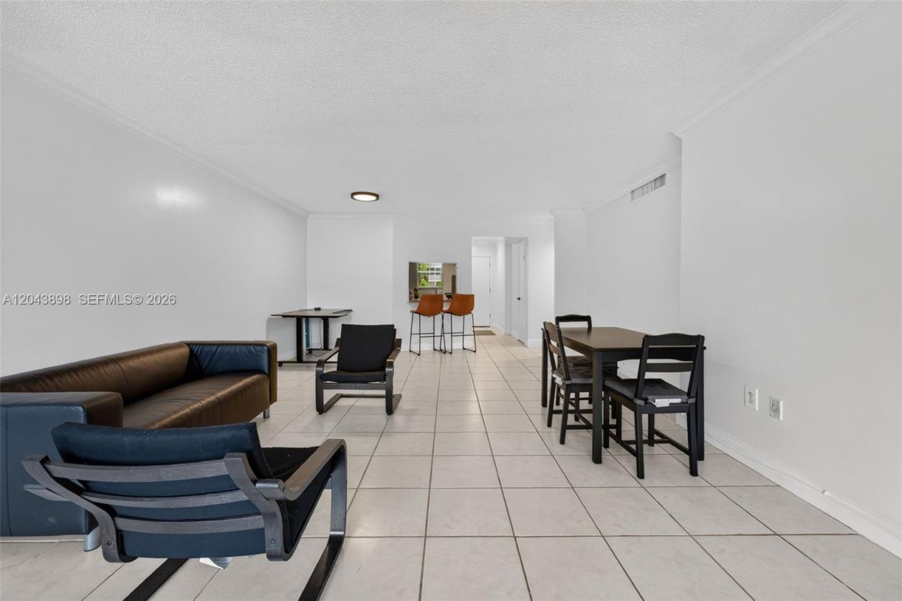 1780 NE 191st St , Unit 100-2, Miami, FL 33179 Photo