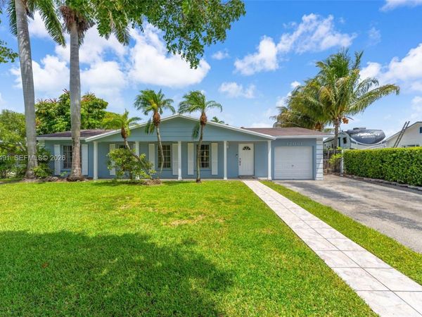 12061 SW 119th St , Miami, FL 33186