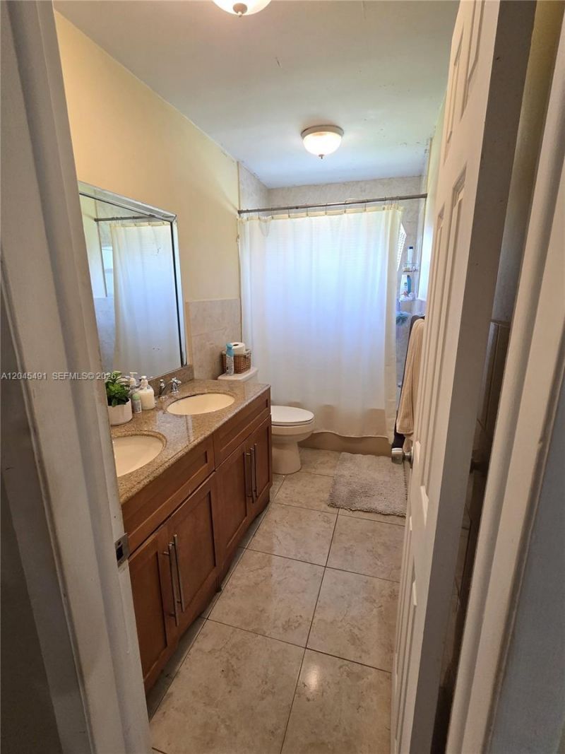 12061 SW 119th St , Miami, FL 33186 Photo