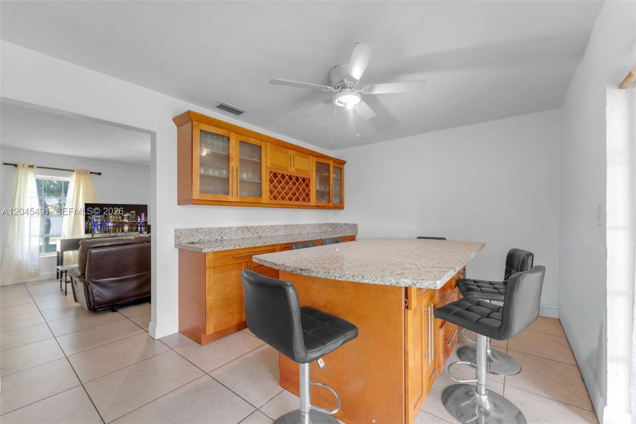 12061 SW 119th St , Miami, FL 33186 Photo