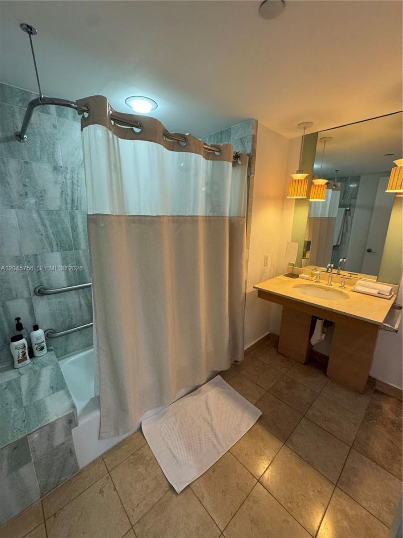 18683 Collins Ave, Unit 1610, Sunny Isles Beach, FL 33160 Photo