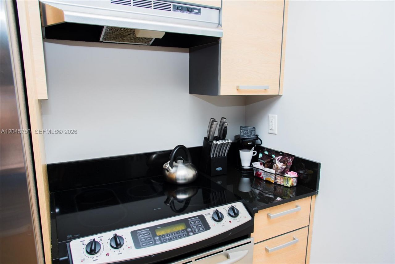 18683 Collins Ave, Unit 1610, Sunny Isles Beach, FL 33160 Photo