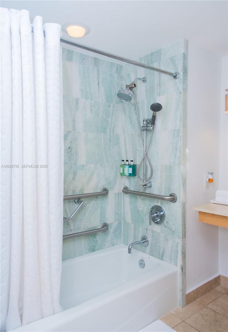 18683 Collins Ave, Unit 1610, Sunny Isles Beach, FL 33160 Photo