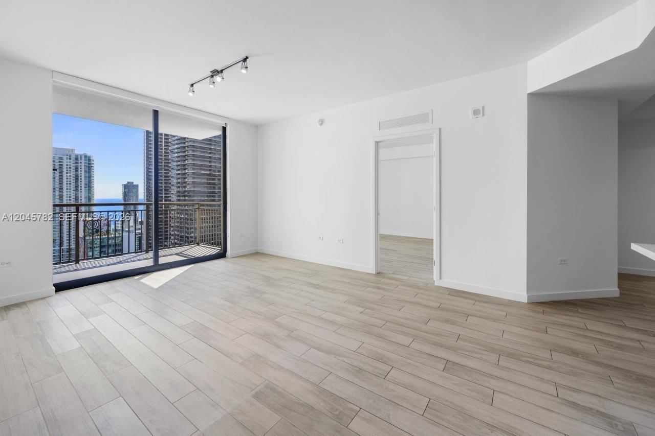 999 SW 1st Ave , Unit 2911, Miami, FL 33130 Photo
