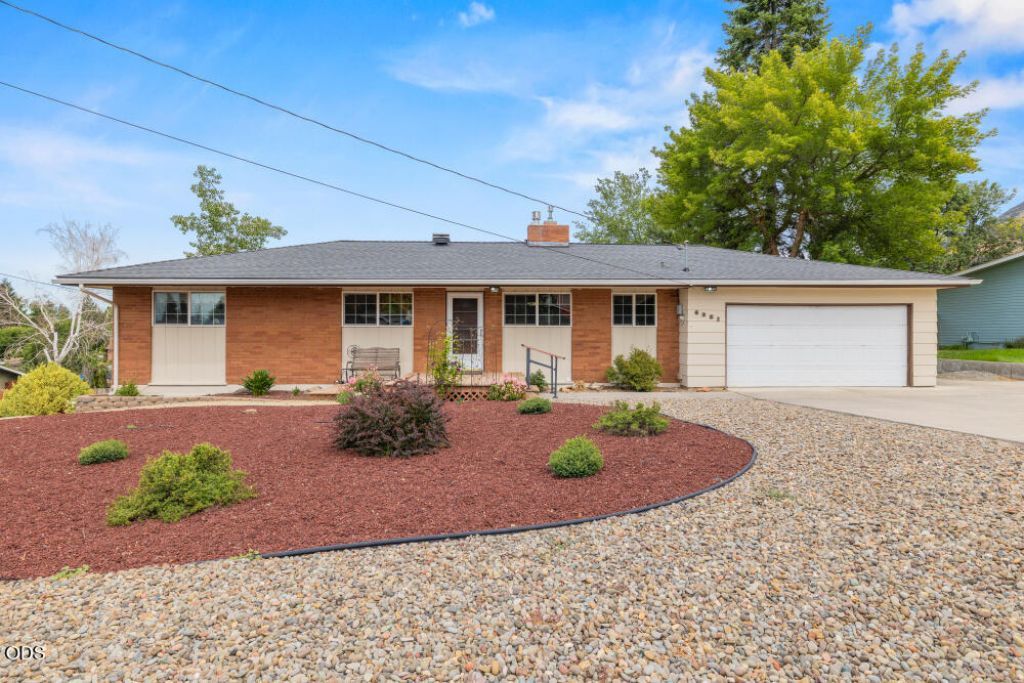 6321 Juniper Way, Klamath Falls, OR 97603 Main Photo