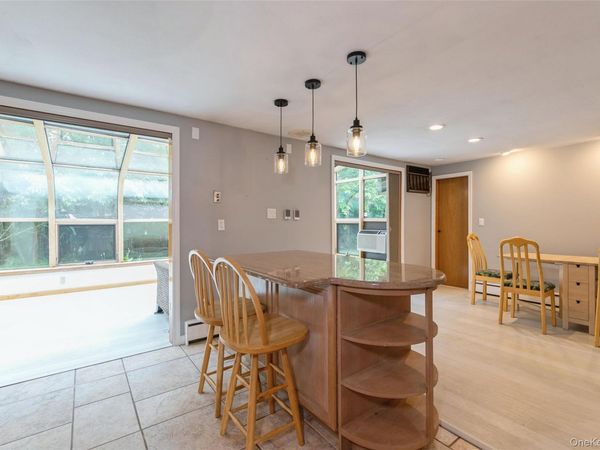 28 Campus Lane, Ronkonkoma, NY 11779