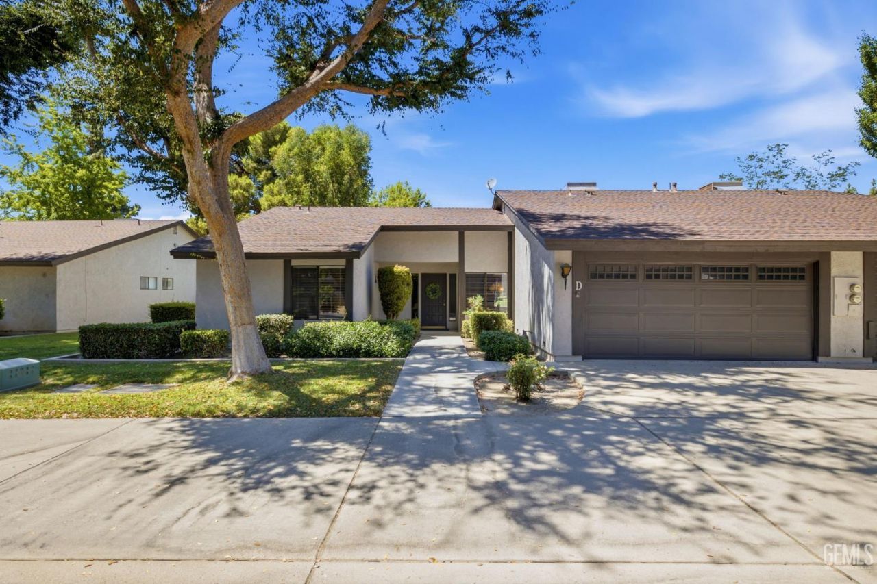 5700 Kirkside Drive, Unit D, Bakersfield, CA 93309 Main Photo