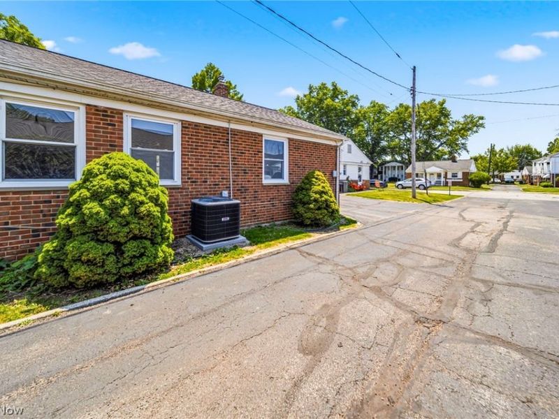 245 E 235th Street, Unit 131, Euclid, OH 44123 Photo 8