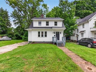 471 Beechwood Drive Akron, OH 44320