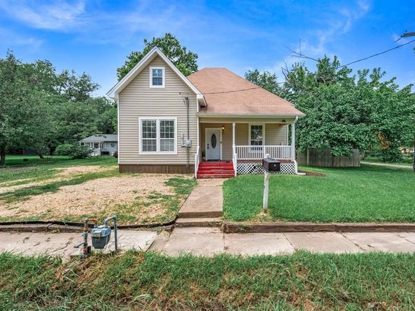 1301 Locust Street, Commerce, TX 75428