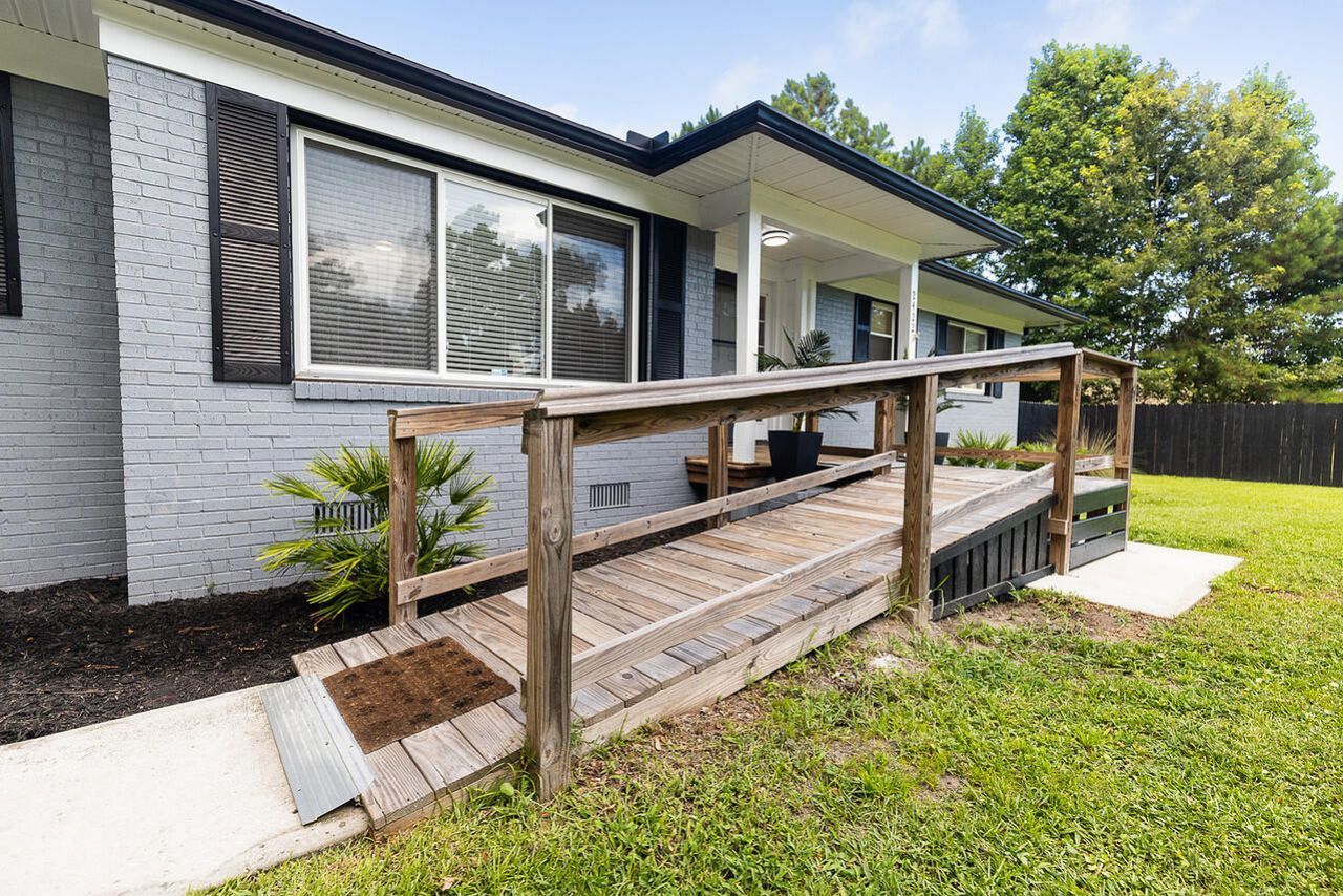 2422 Highway 174 Photo 4